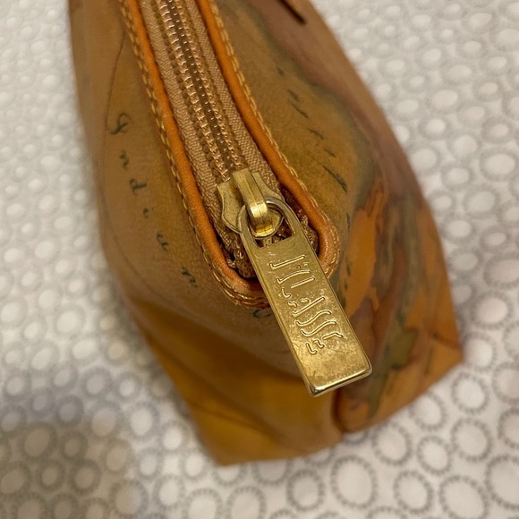 Alviero Martini Pouch/Cosmetic Bag - Picture 4 of 12